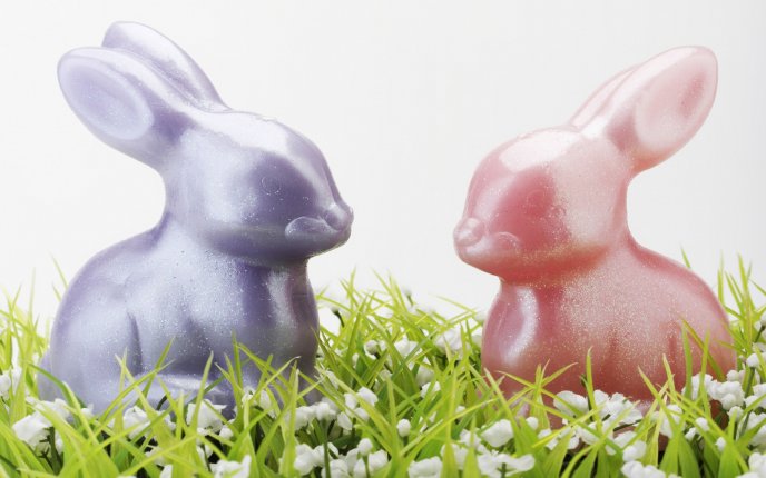 4480_Two-glittery-Easter-bunnies-chocolate-bunny