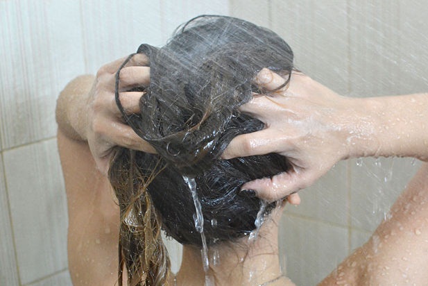 The right way to wash curly hair