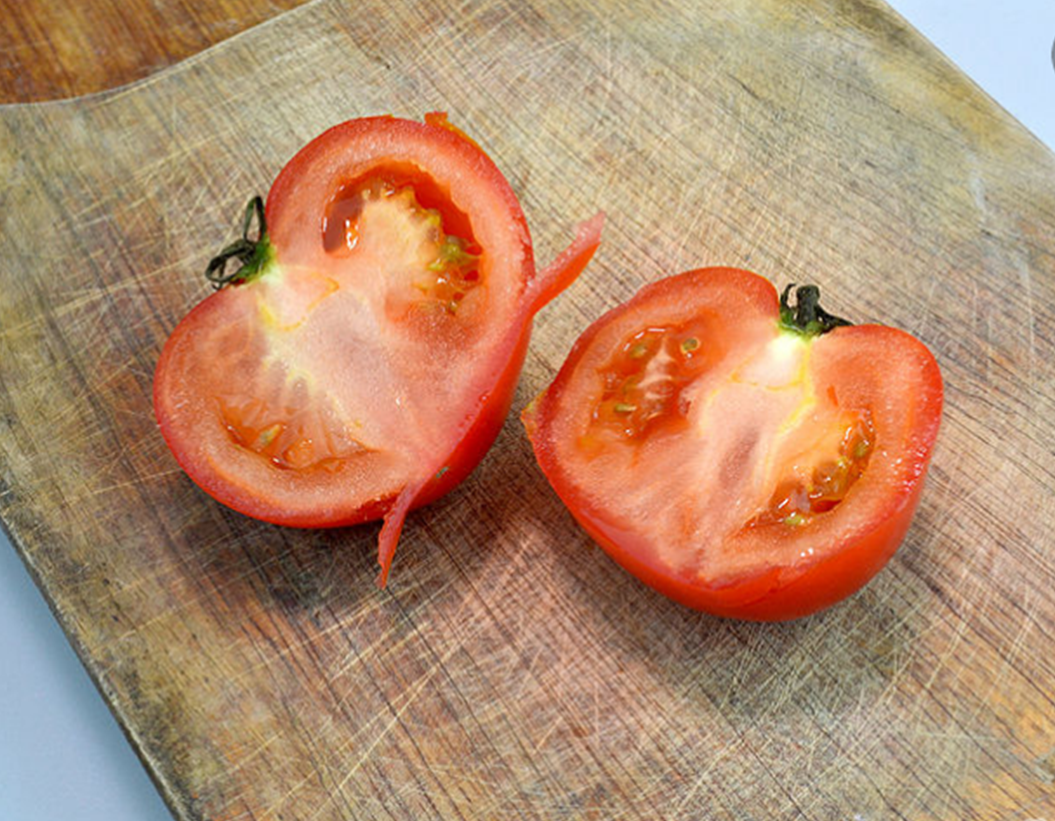 Tomato mask for oily skin