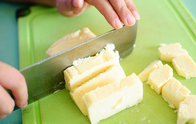 طريقة عمل الجبنة المقلية بالصور