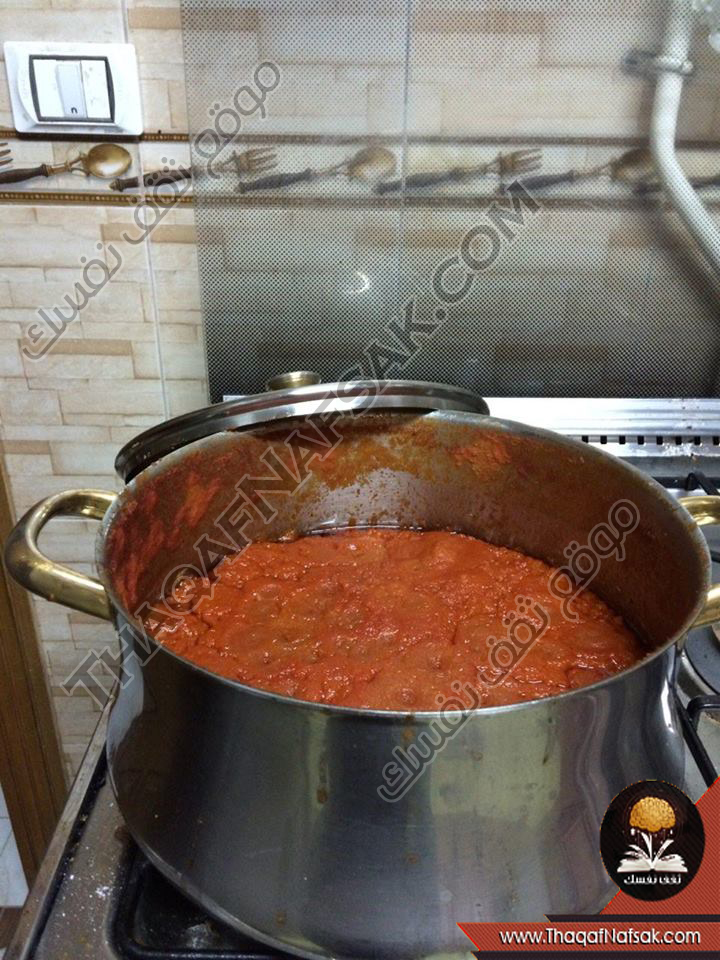 عمل صلصة الطماطم