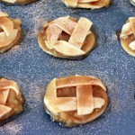 جهزي بسكويت فطيرة التفاح بالكراميل 11