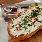 طريقة عمل توست الجبن الكريمي بالثوم ، طعم رائع 14