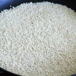 بالصور طريقة عمل الطحينة من السمسم في البيت