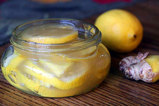 المتطرفون تمتص كتاب مدرسي  وصفة الليمون والزنجبيل بالعسل وفوائدها العظيمة - ثقف نفسك