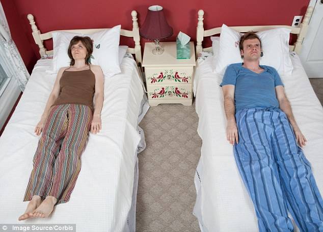 فوائد نوم الزوجين في سرير منفصل