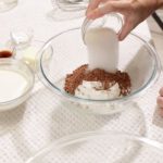 عمل دونات الشيكولاتة بالصور