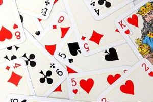 لعبة البطاقات الورق (الكوتشينه)