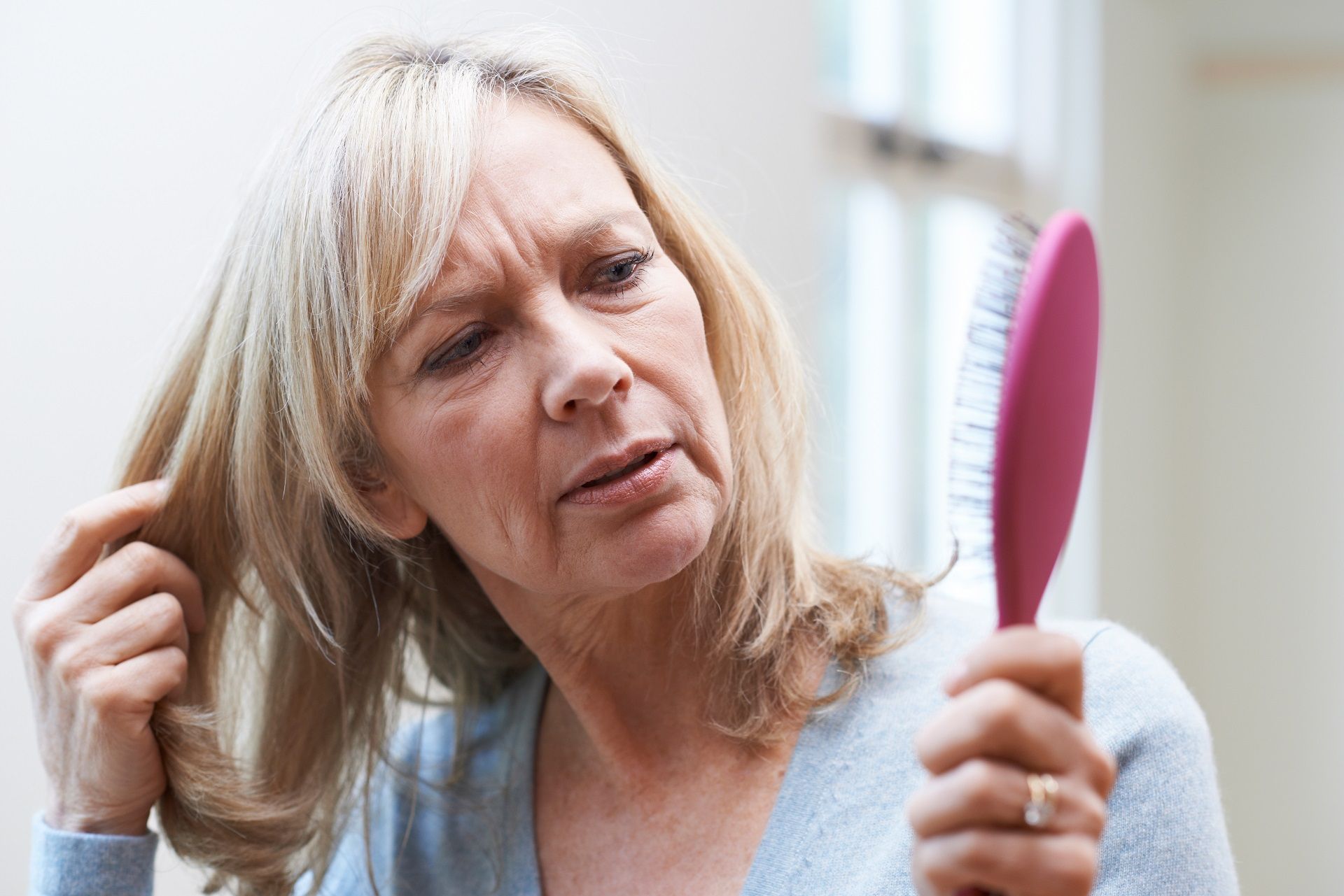 علاج تساقط الشعر الناتج عن خلل الغدة الدرقية