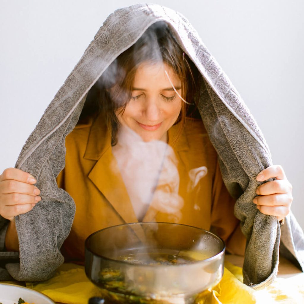 عمل حمام بخار للبشرة 