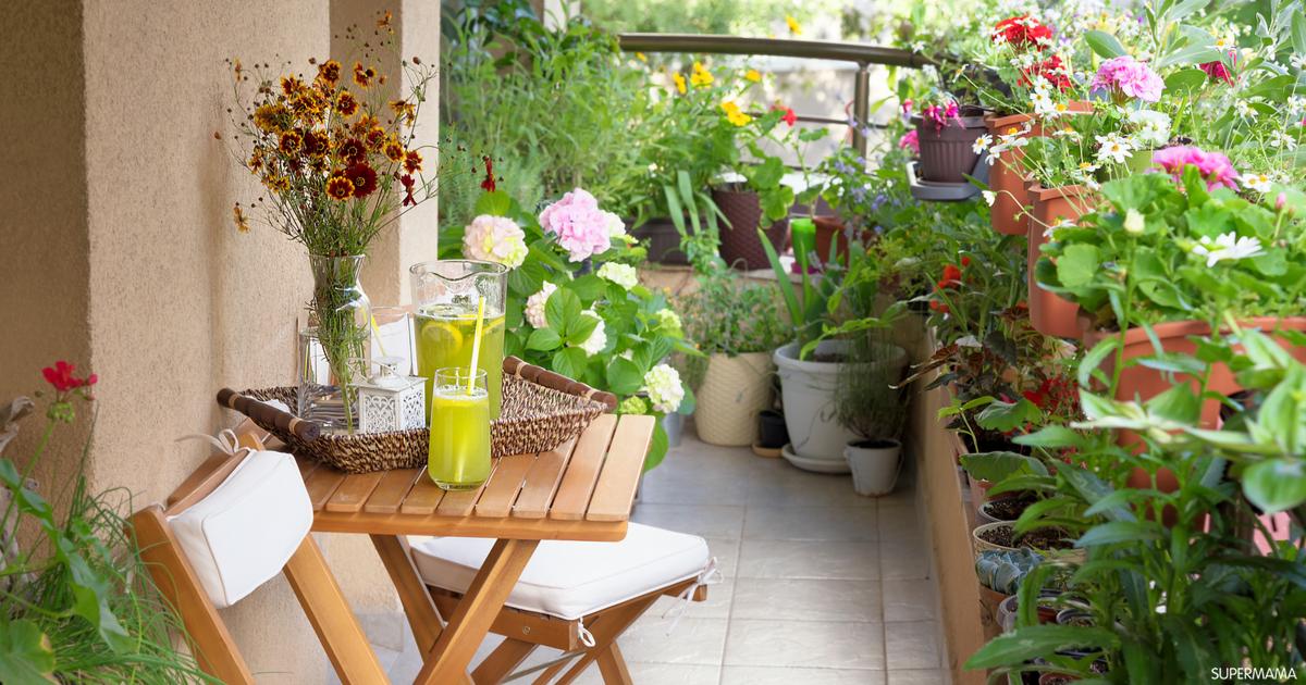 حديقة منزلية بداخل الشرفة