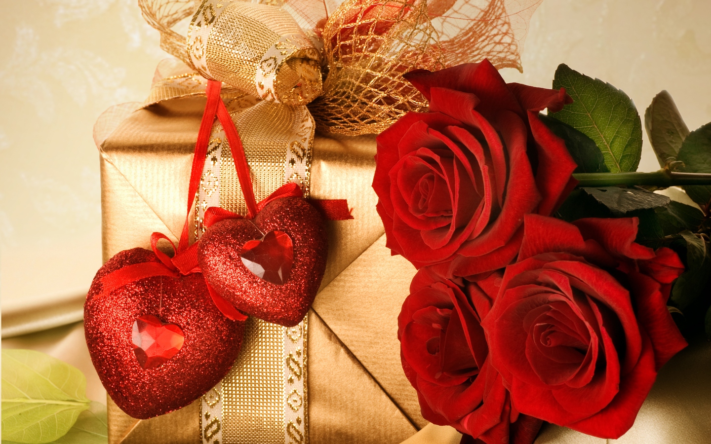 Free-Enchanting-Valentines-Day-Gift-Wallpaper